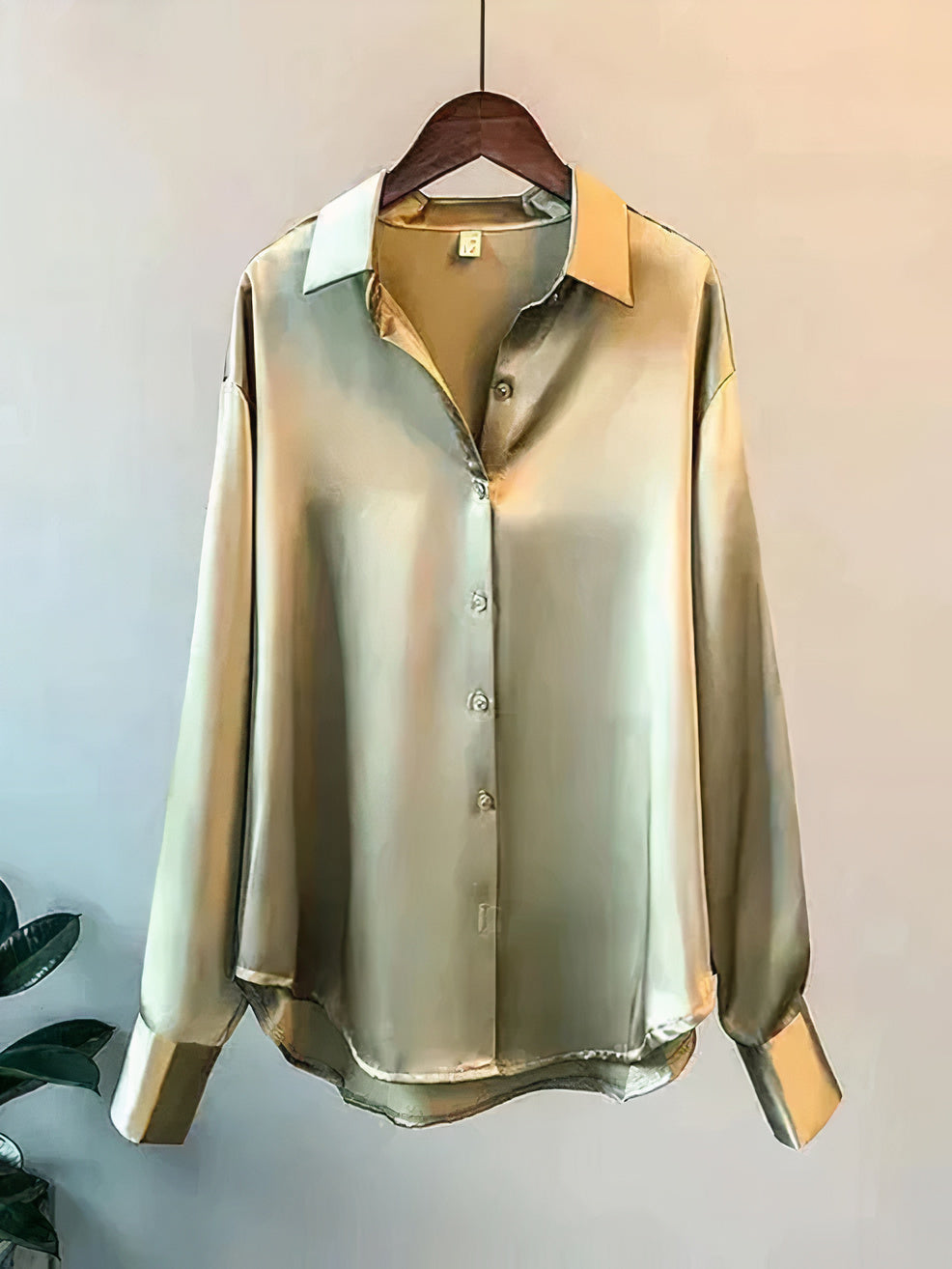 Langärmlige Satinbluse