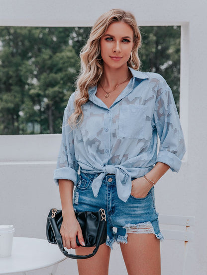Blaue gemusterte Bluse für Damen