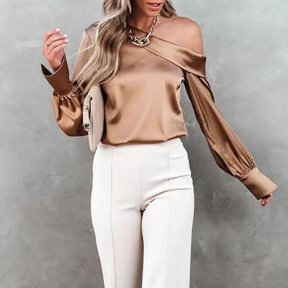 Braune One-Shoulder-Satinbluse – Martina
