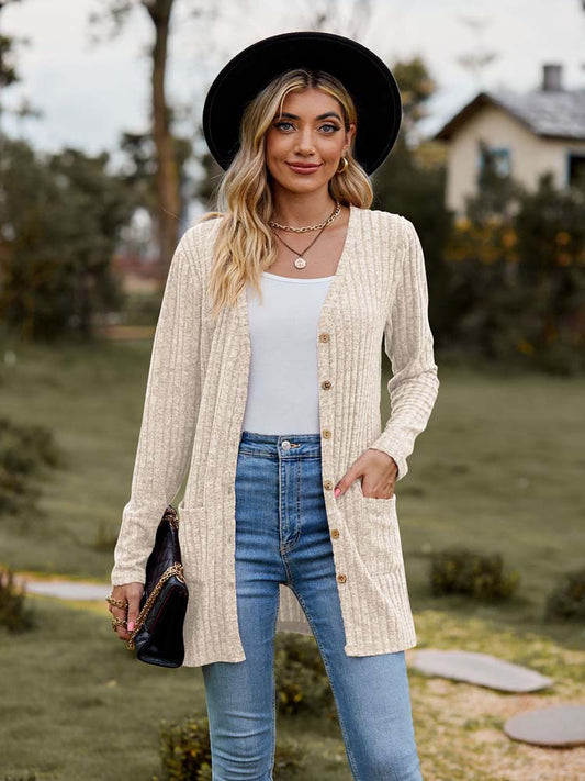 Beige, halblange Strickjacke mit Knöpfen