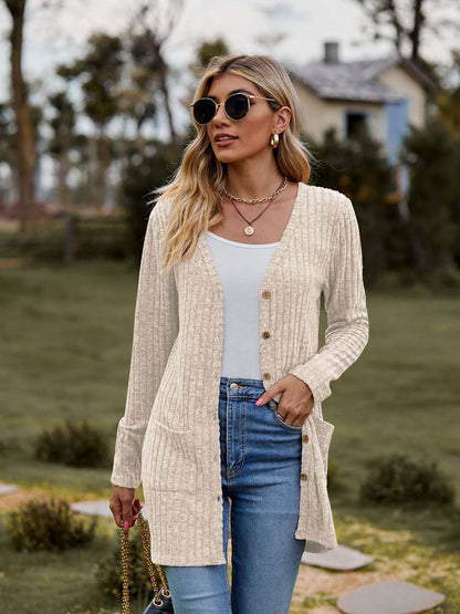 Beige, halblange Strickjacke mit Knöpfen